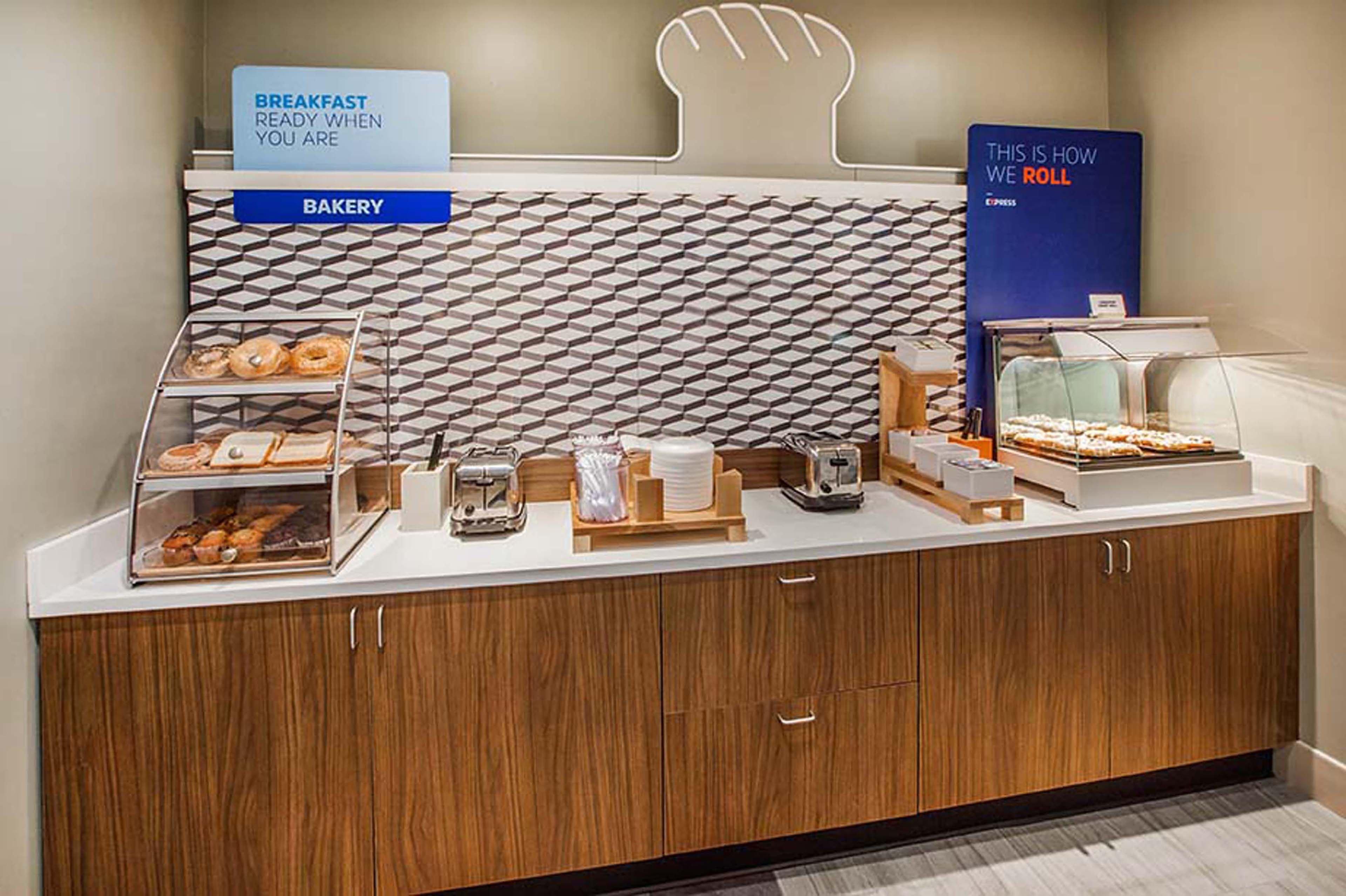 Holiday Inn Express & Suites - Green Bay East By Ihg Bagian luar foto