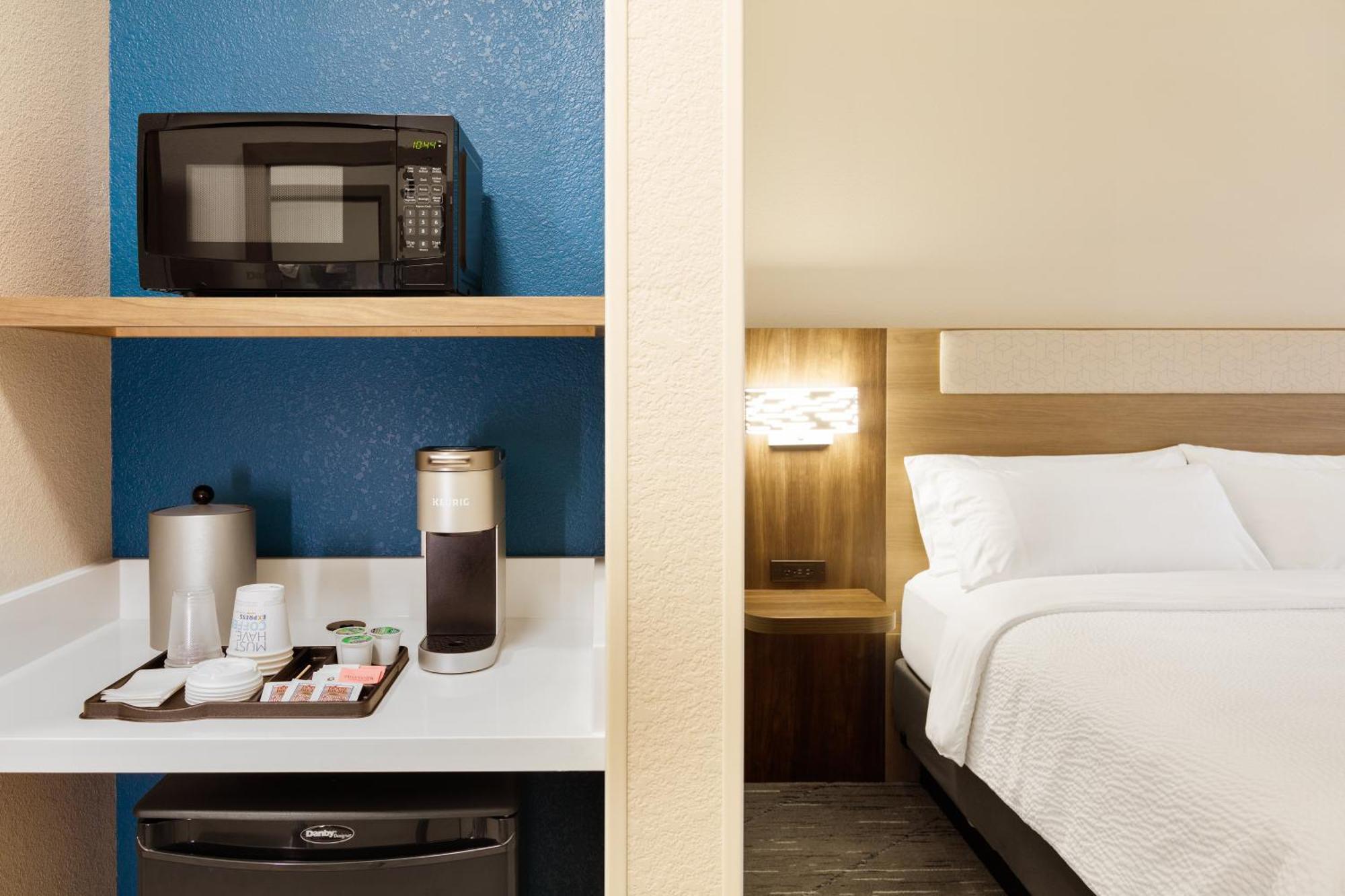 Holiday Inn Express & Suites - Green Bay East By Ihg Bagian luar foto