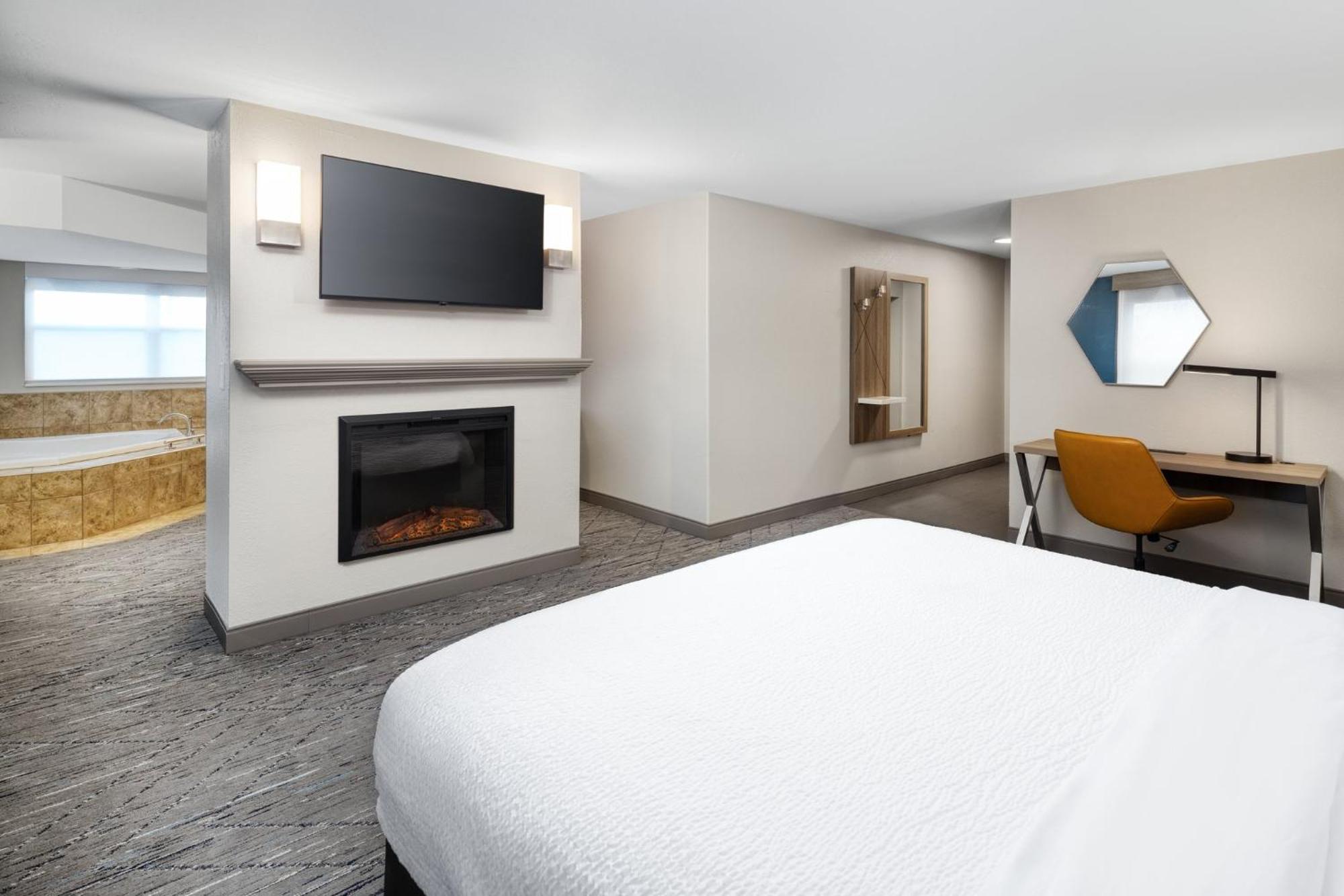 Holiday Inn Express & Suites - Green Bay East By Ihg Bagian luar foto