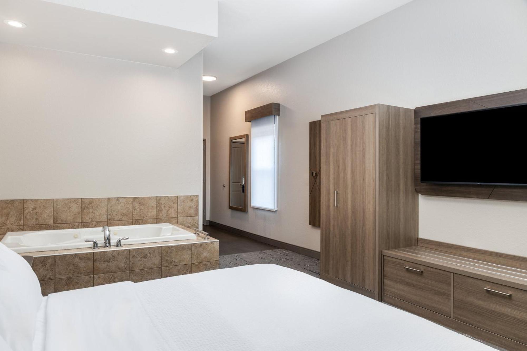 Holiday Inn Express & Suites - Green Bay East By Ihg Bagian luar foto