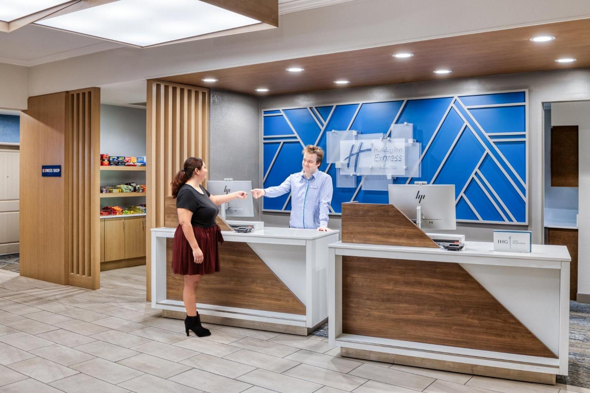 Holiday Inn Express & Suites - Green Bay East By Ihg Bagian luar foto
